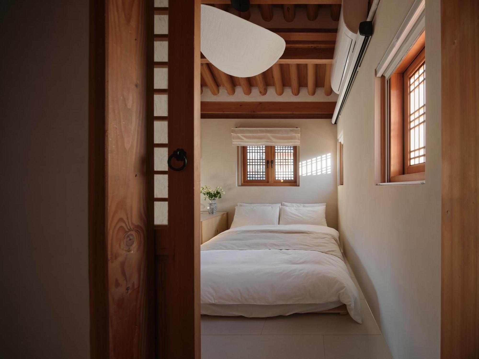 The Korean Traditional Hanok In Downtown Seoul For Convenient Public Transportation - Seoul Ari Esterno foto